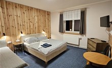 Hotel PARK a Penzion PARMA - Ostružná - rodinný pokoj v hotelu